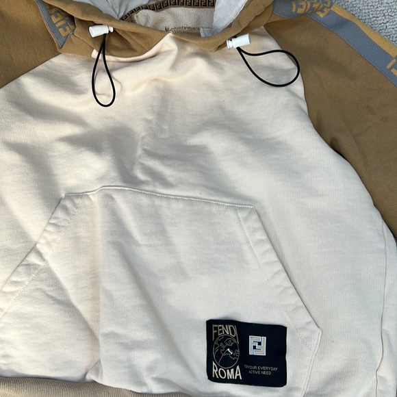 Fendi hoody and joggers. - Picture 3 of 8